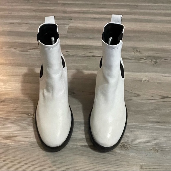 Ecco White and Black Ankle Boots - Picture 2 of 15